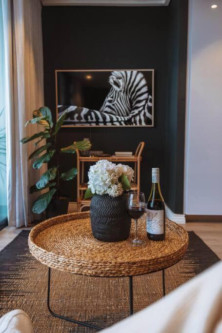 "Lykke On Bree" - Unique Apartment With Stunning Table Mountain Views Кейптаун Экстерьер фото