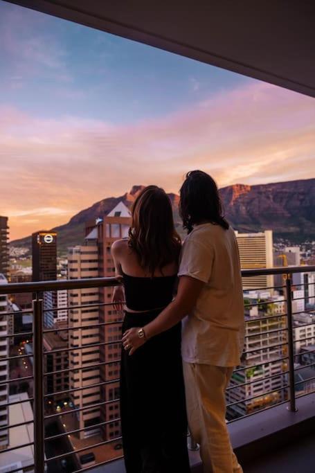 "Lykke On Bree" - Unique Apartment With Stunning Table Mountain Views Кейптаун Экстерьер фото