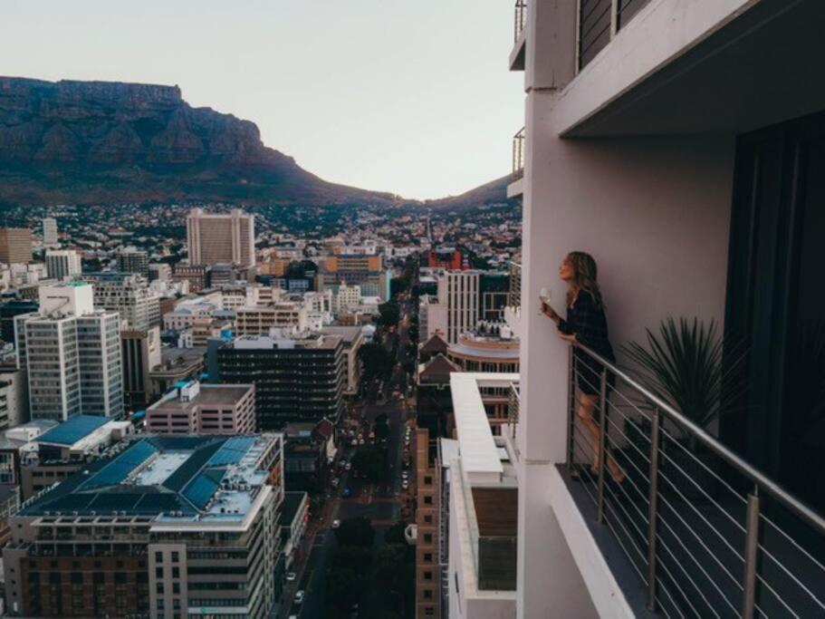 "Lykke On Bree" - Unique Apartment With Stunning Table Mountain Views Кейптаун Экстерьер фото